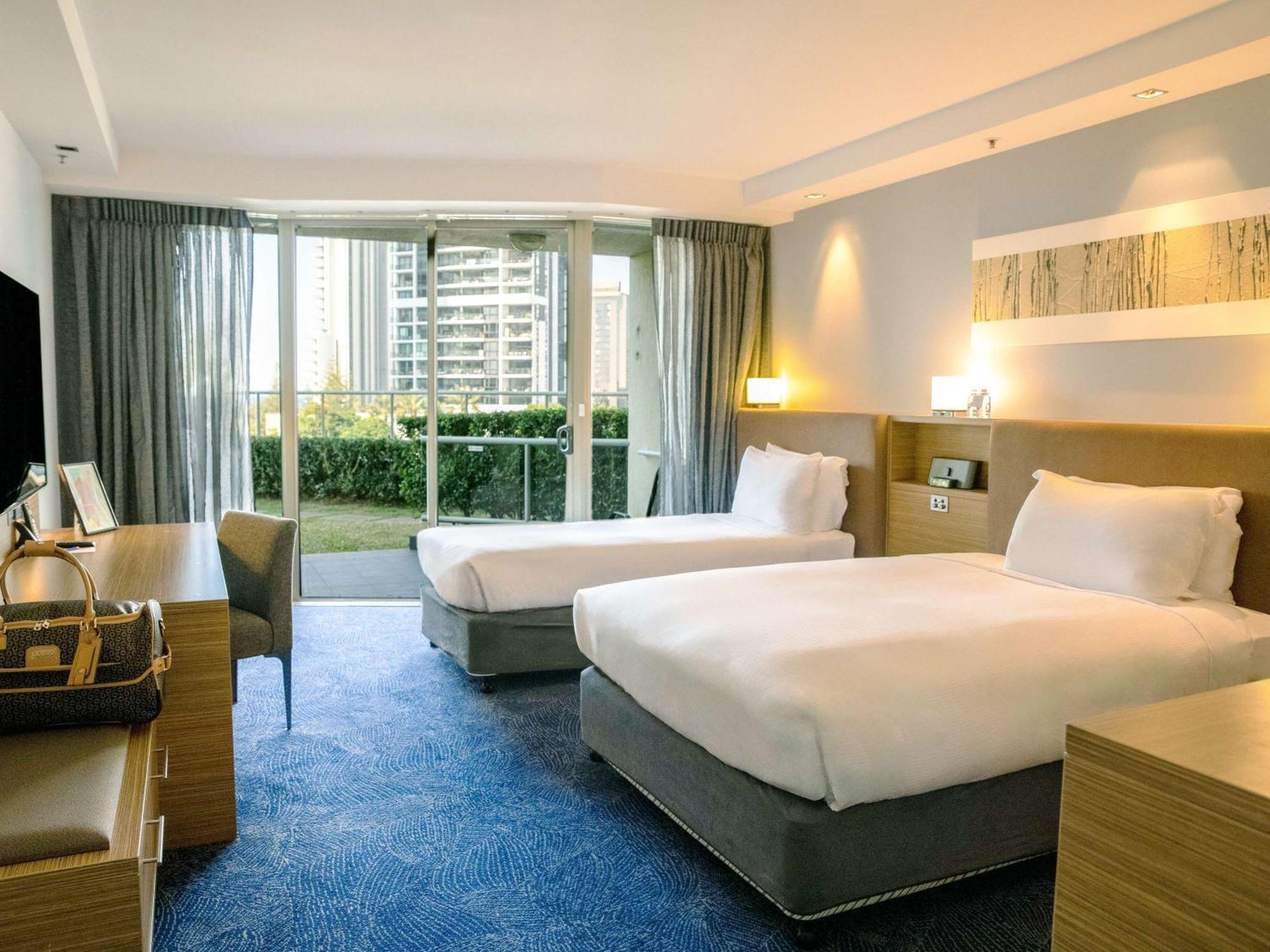Sofitel Gold Coast Broadbeach Bagian luar foto Deluxe Room