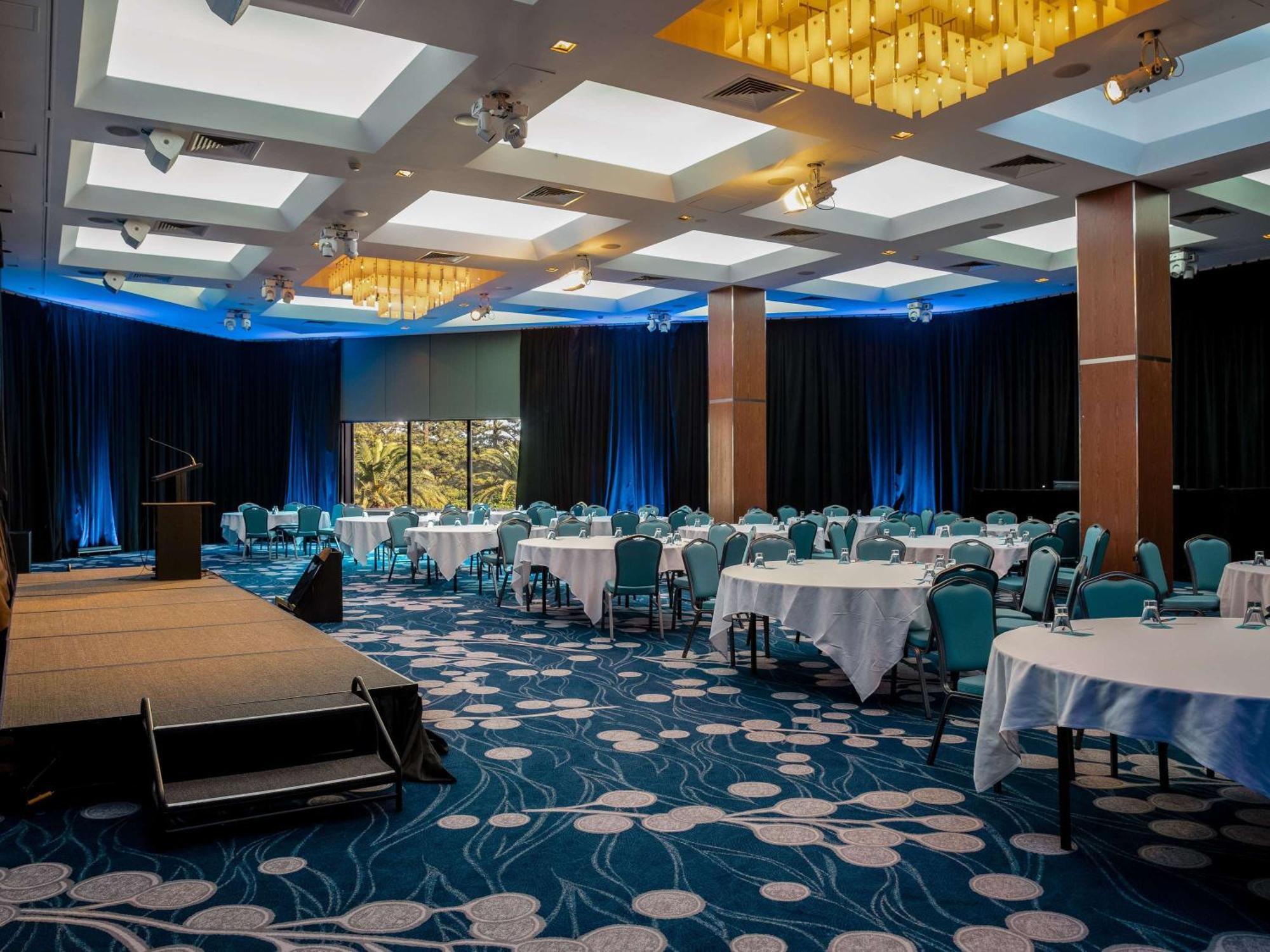 Sofitel Gold Coast Broadbeach Bagian luar foto The ballroom at the Radisson Blu Hotel, Dublin Airport