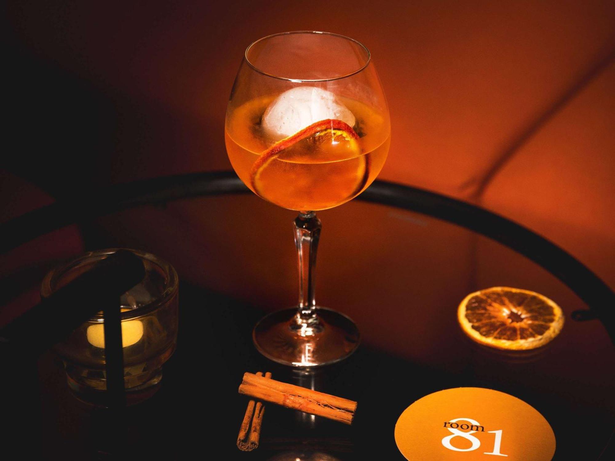 Sofitel Gold Coast Broadbeach Bagian luar foto A glass of vermouth