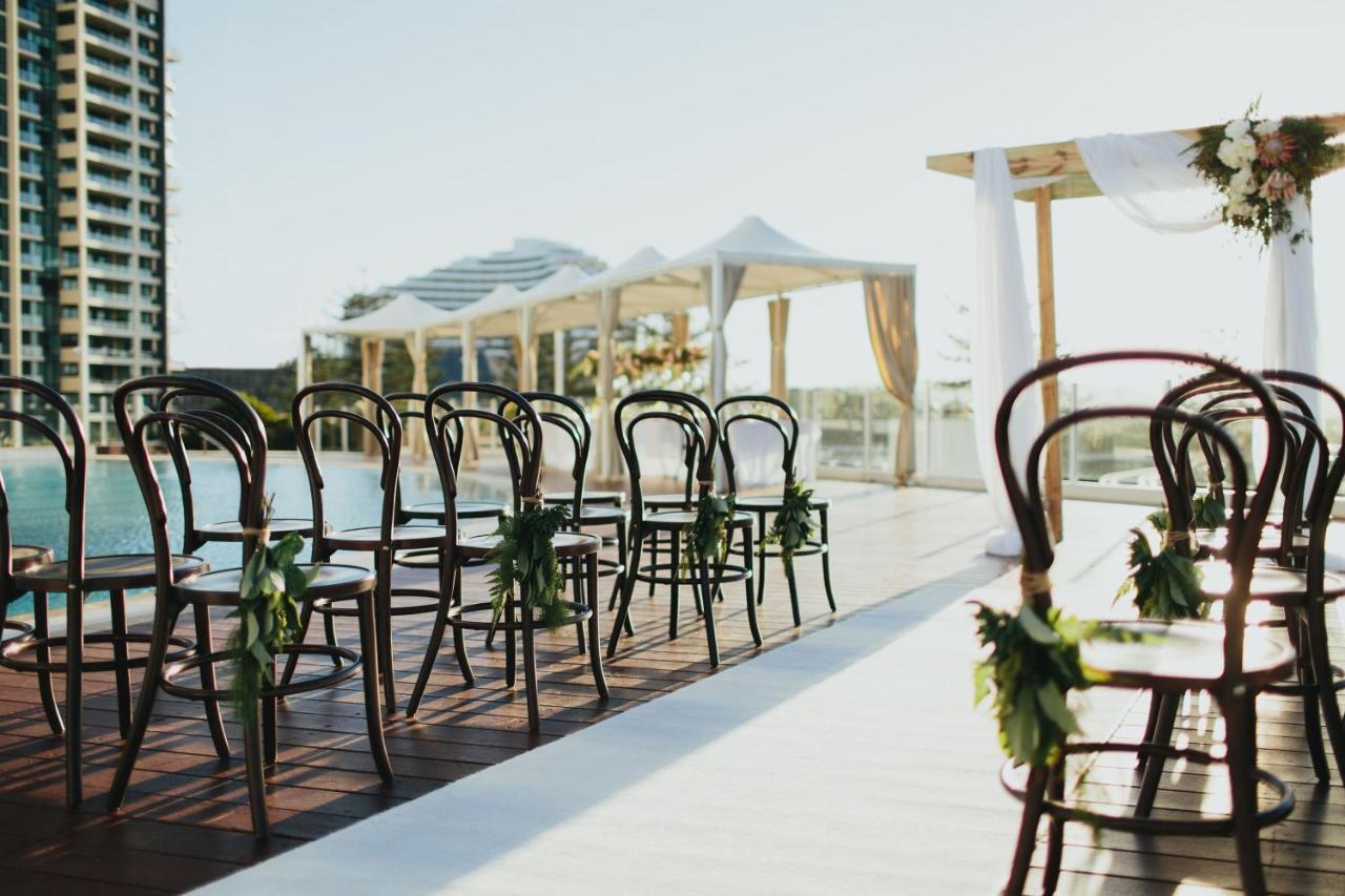 Sofitel Gold Coast Broadbeach Bagian luar foto The rooftop at the Hilton San Diego Bayfront